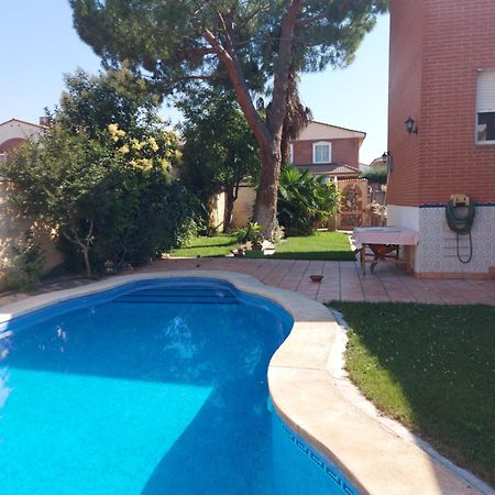 Habitacion,Piscina Y Jardin Azuqueca de Henares Bagian luar foto