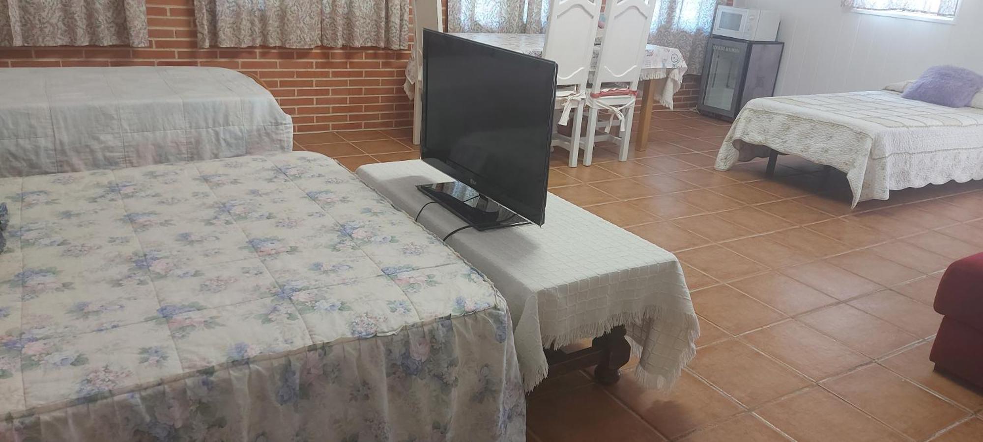 Habitacion,Piscina Y Jardin Azuqueca de Henares Bagian luar foto